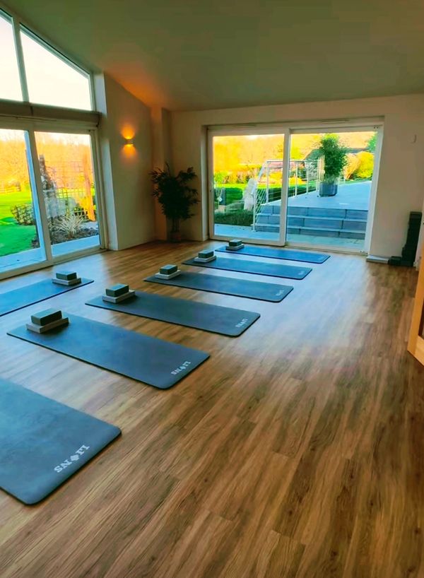 The Beautiful Studio at The Wimborne Wellness Centre . where all equipment is supplied for you . 