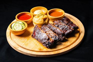 We don’t just shoot food. We make it sell on Talabat, Deliveroo & Careem.