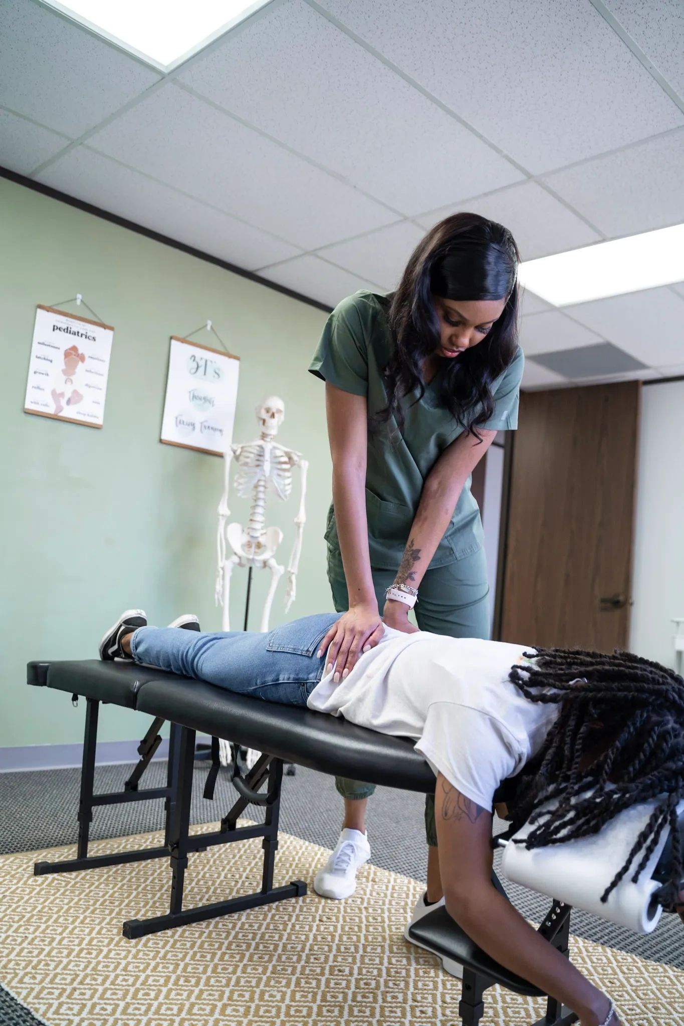 MEET THE CHIROPRACTOR