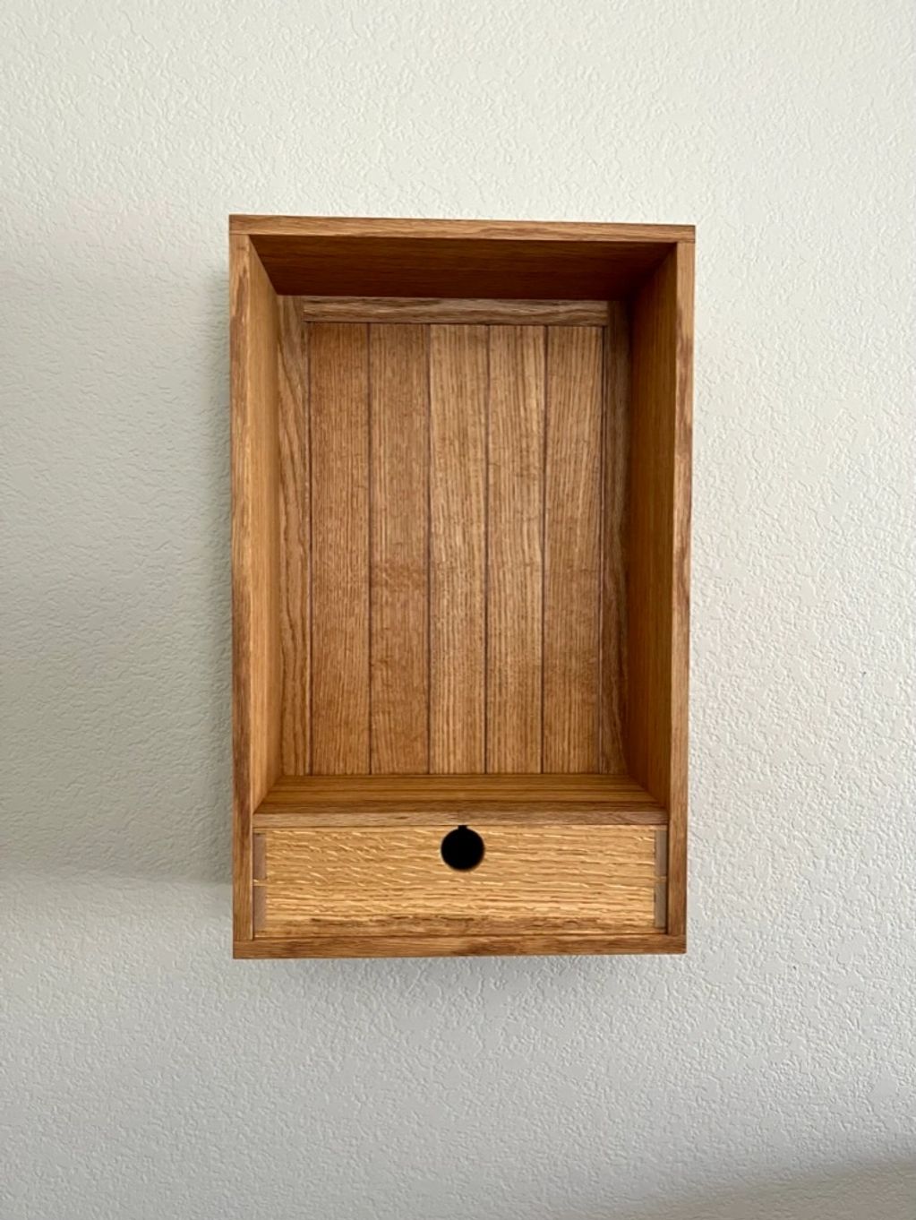 Wall cabinet in white oak