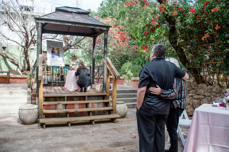 Intimate celebration of life ceremony in Phoenix.