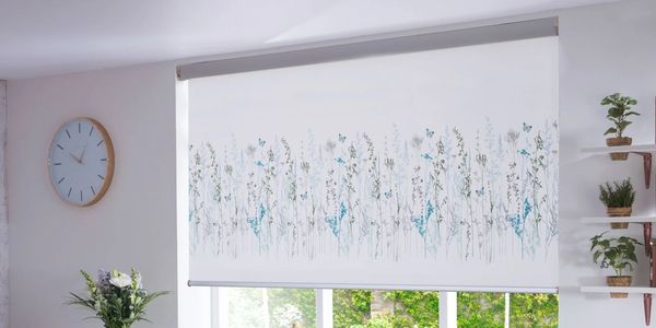 simple pattern electric smart motorised roller blind fitted in a kitchen in Warwickshire