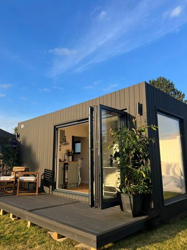 20ft container home UK