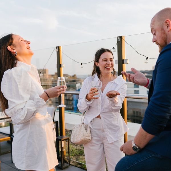 CLOSE-UP MAGICIAN, PARTY MAGICIAN, BRIGHTON MAGICIAN