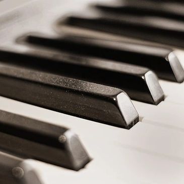 Piano Keyboard closeup - Dan Chamberland Piano lessons in Salt Lake City