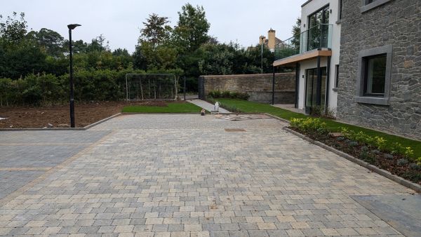 Mono block driveway hard landscaping