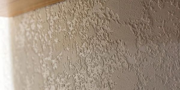 beige venetian plaster accent wall