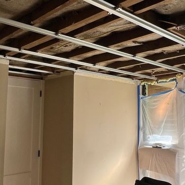 ISOMAX CLIPS
TYPICAL CEILING LAYOUT WITH FURRING.