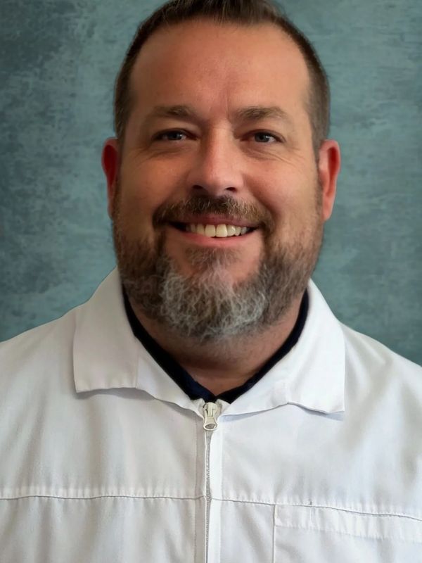 Chiropractor, Dr. Bryan Stoltz, Palmer Grad, Eustis High School, Eustis, Tavares, Mount Dora