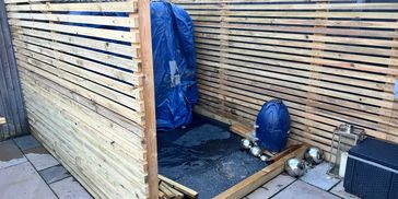 Wooden pergola for a jacuzzi