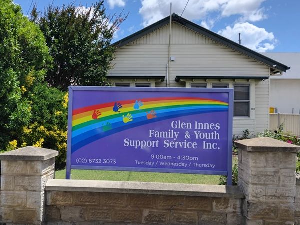 A photo of the Glen Innes Family & Youth Support Service Inc. building with it's business sign