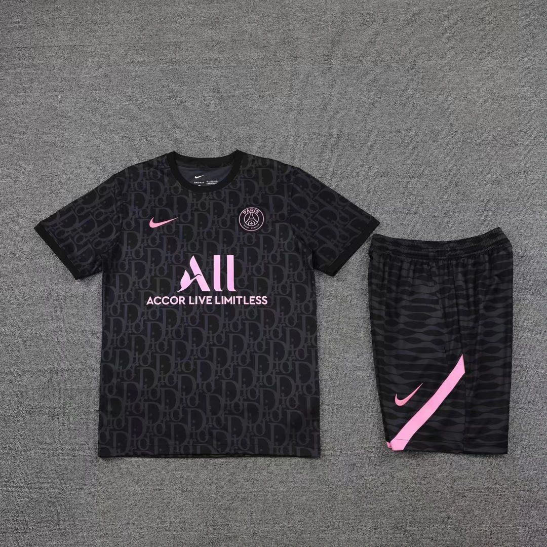 PSG x Dior : des maillots de luxe imaginés par un designer !