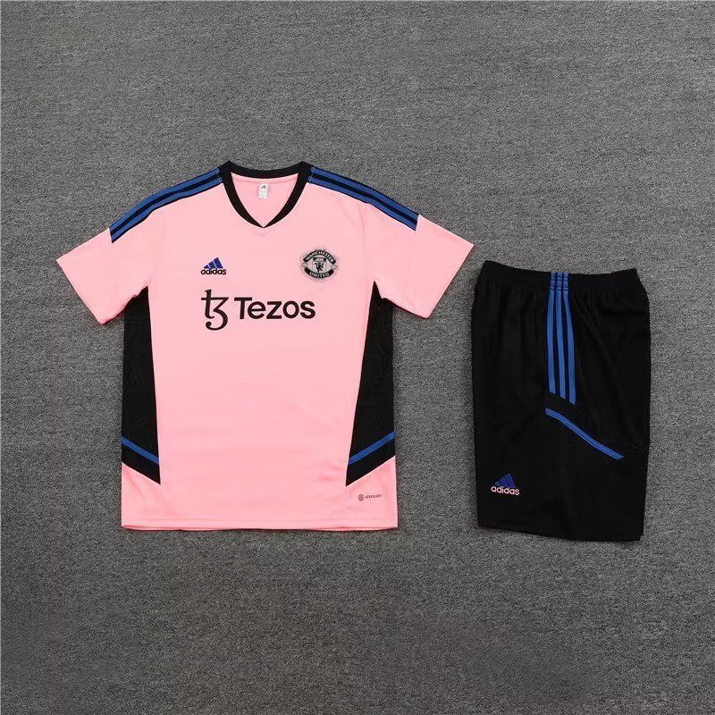 ADIDAS MANCHESTER UNITED 22/23 PREMATCH JERSEY YOUTH (BLACK/PINK)