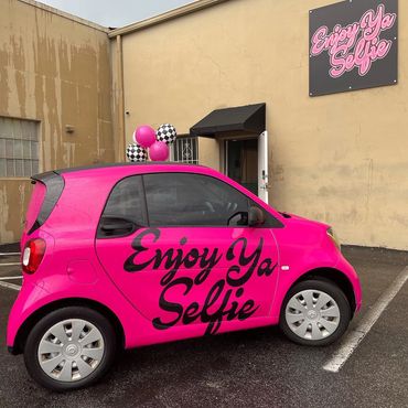 pink smart car