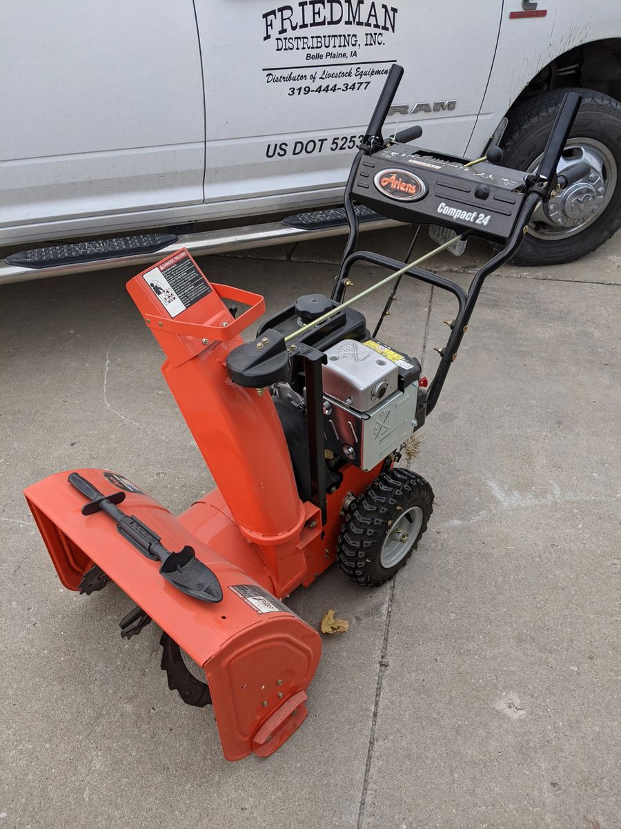 Ariens St24e Compact Snow Thrower