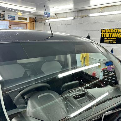 5% Limo Custom Sunstrip 