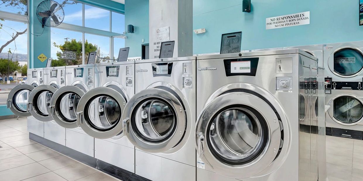 Sparkly Clean Laundromat Facility