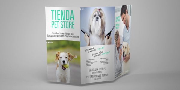 Folleto de tienda de mascotas con imágenes de perros.