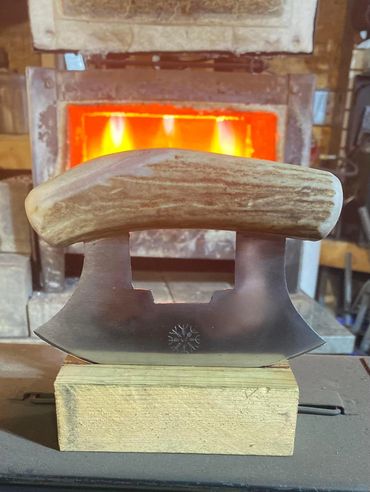 Ulu with antler handle