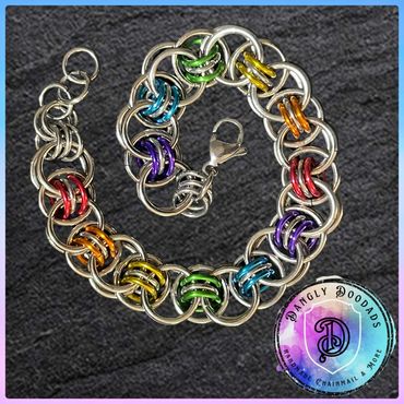 Chainmaille wristchain / bracelet handmade in stainless steel & anodised aluminium - rainbow helm we