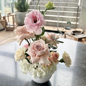 Toronto floral centerpiece 
Toronto floral arrangements