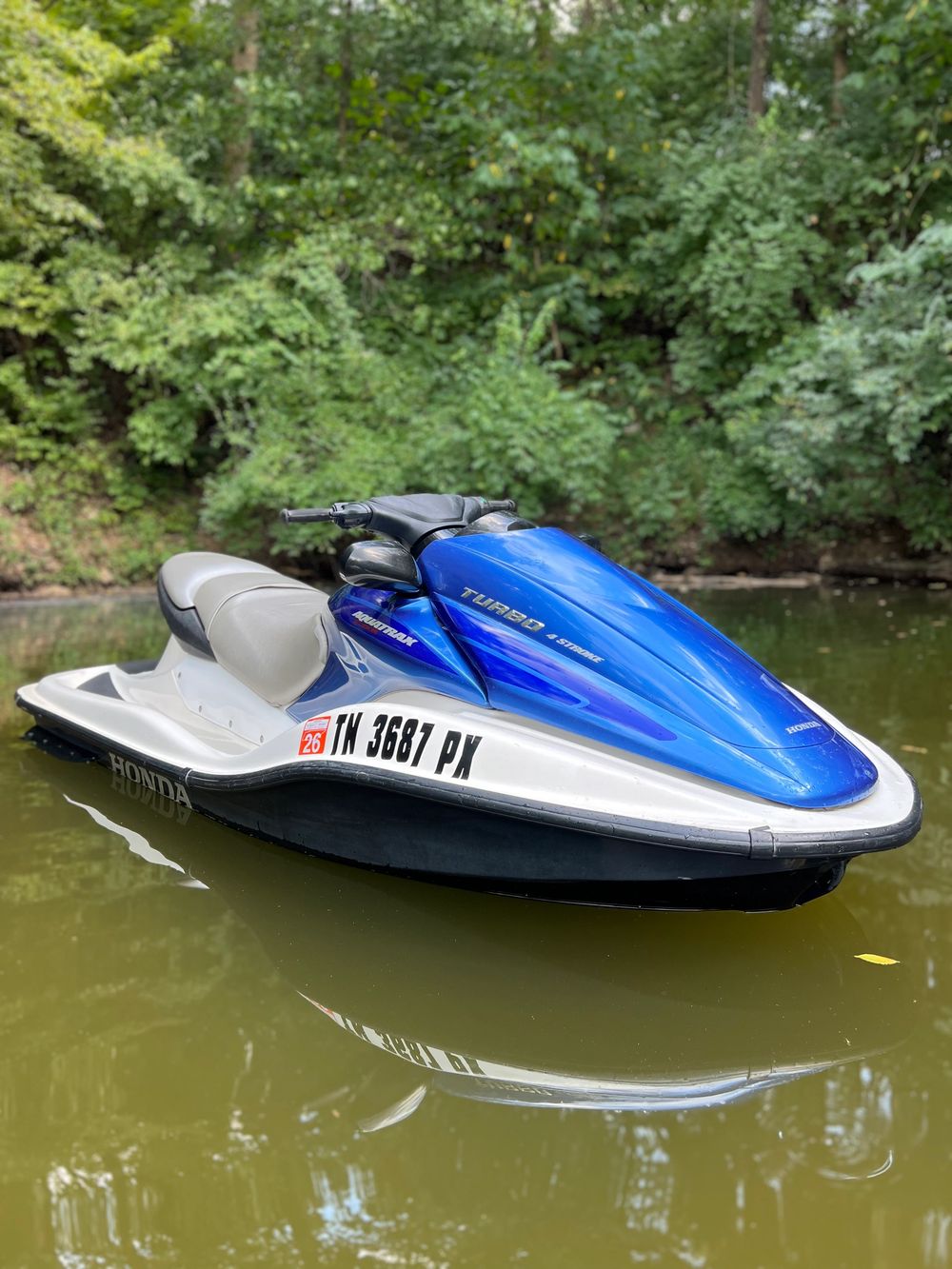 Yamaha Waverunner VX jet ski rental on Old Hickory Lake