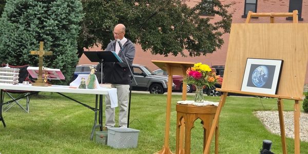 Pastor Mark Oehlert at our Outdoor Service
