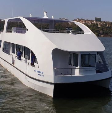 Adventure boat party 