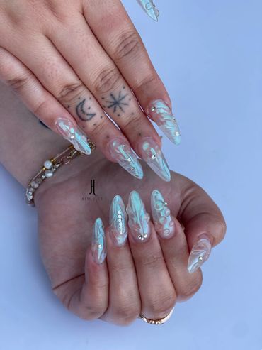 Best nails salon in downtown. Long nails with 3D nails art and diamonds