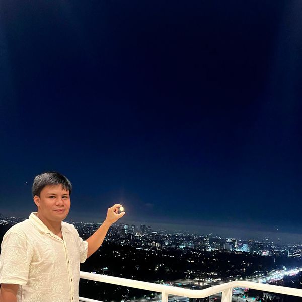 If you give me a chance, I won’t just aim high — I’ll help your brand reach the moon.