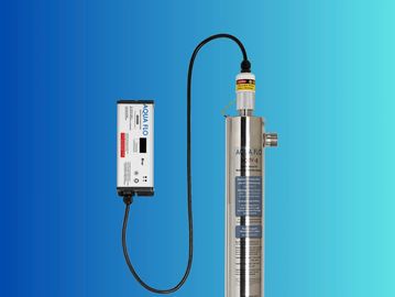 Stainless steel water sterilizer with control unit on a blue gradient background.