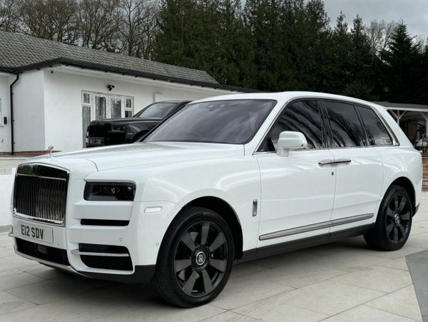 White Rolls Royce Cullinan for hire for Essex County, England