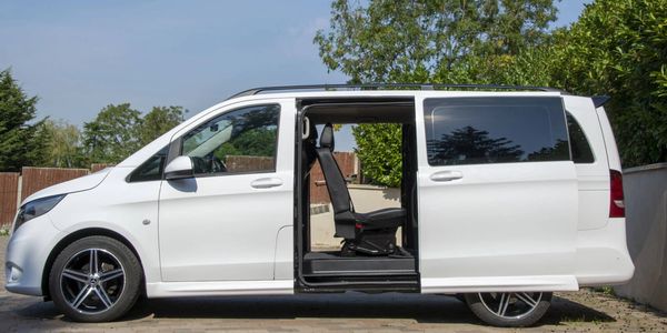 Mercedes Benz Vito For Hire in London 
White 9 seater 