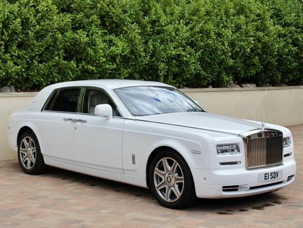 Rolls Royce Phantom Series II
White Rolls Royce Phantom Series 2
Phantom Series II
Wedding car hire