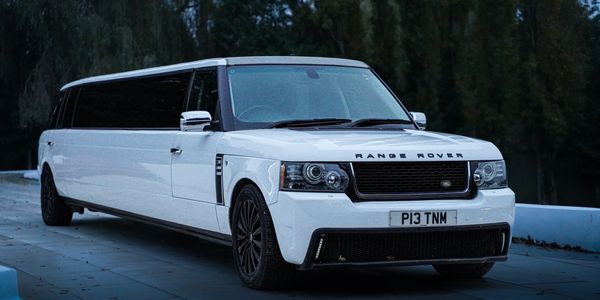 White Range Rover Stretch Limo a 16-seater luxury limo hire London