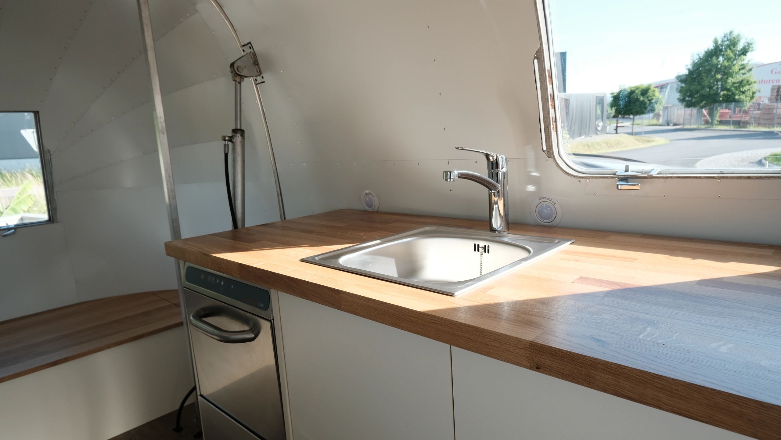 Airstream Travel-Bar