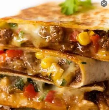 QUSADILLA DE QUESO,POLLO Y CARNE