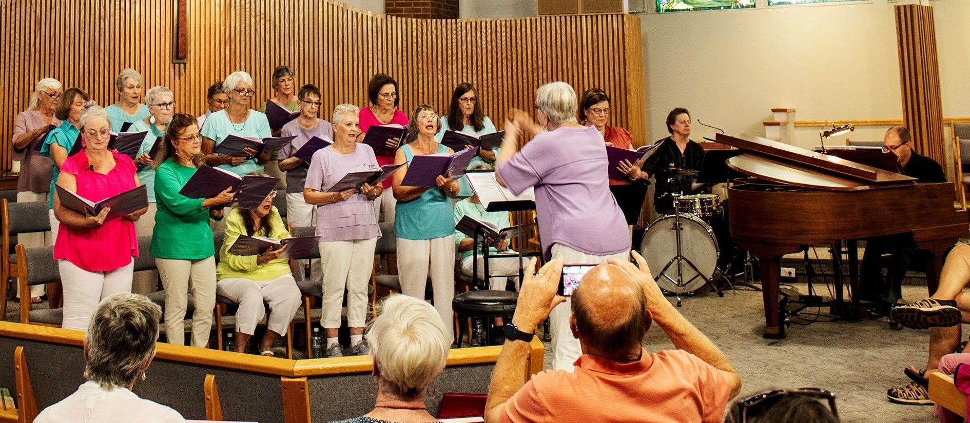 //img1.wsimg.com/isteam/ip/4e7b4ad1-7722-44e0-a94d-76b2f3d23344/Summer%20Singers%20concert%202024-2.jpeg/:/rs=w:1300,h:800