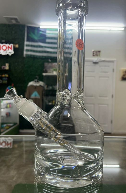 Bong 1ft tall