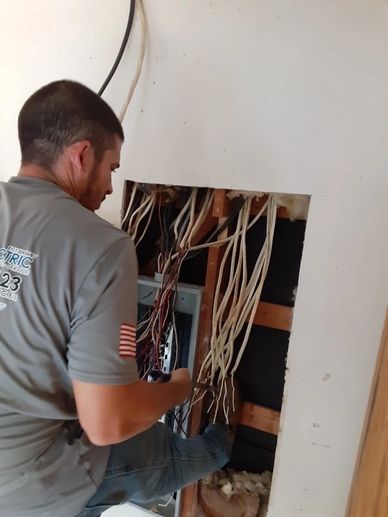 Dynamic Electric Fort Myers Electrician, Cape Corral electrician, electrical panel replacement