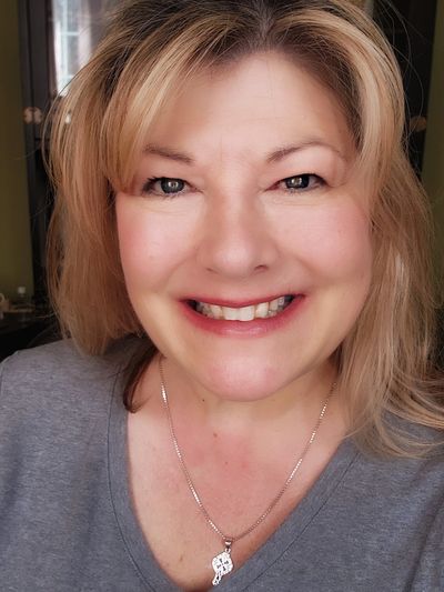 Cheryl is certified in spiritual healing, home clearing, energy ,feng  shui, paranormal psychology,