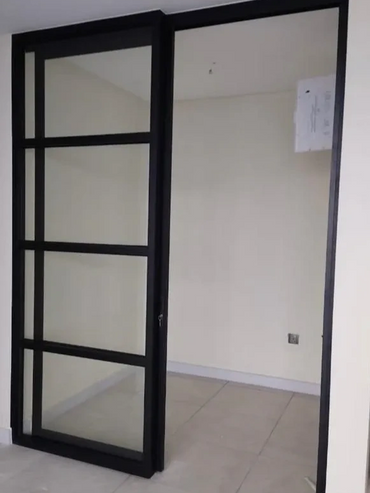 SLING DOOR
Powder Coat: Tex Black 9005 
Glass Type: 6mm Normal Clear Glass