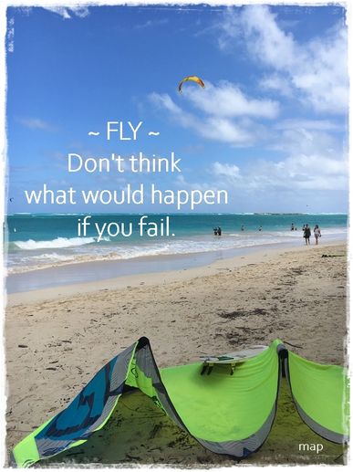 Kailua Beach, Hawaii
Wind surfers