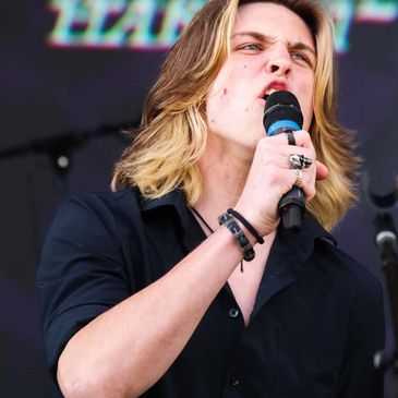 Holden W. - vocals