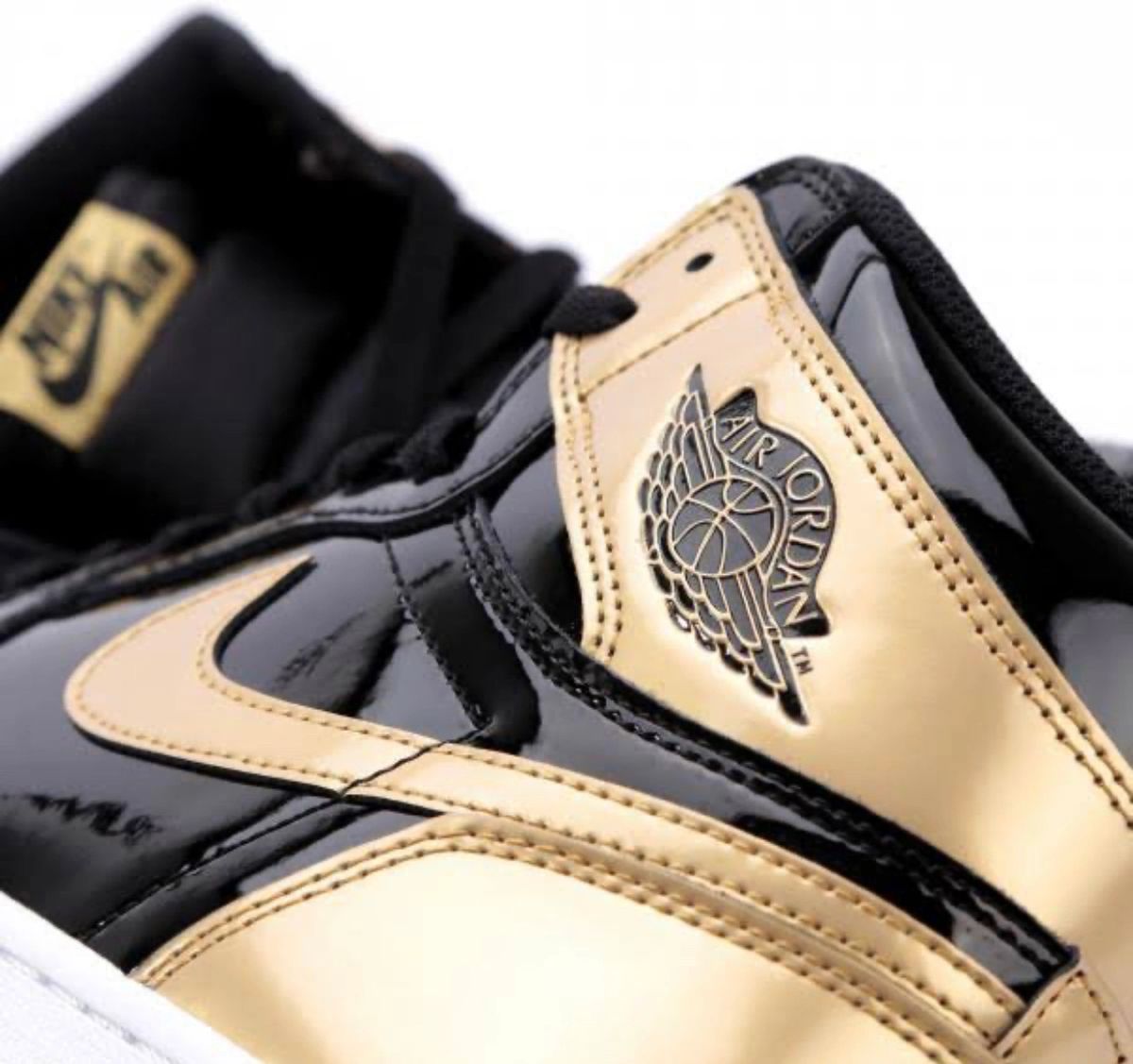 Air Jordan 1 Retro High Og Nrg Gold Top 3