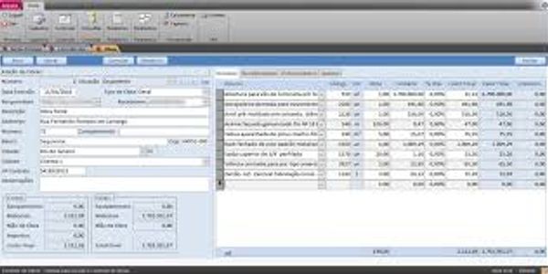Screenshot of a software interface displaying client information and invoice details.