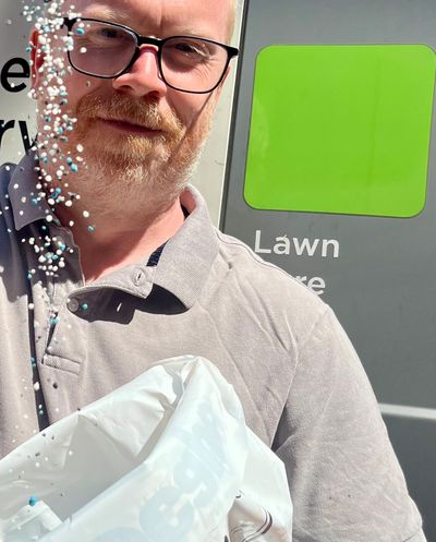 Leeds lawncare provides a 5 star service to hundreds of satisfied customers.