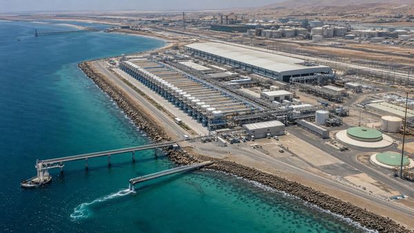 Coastal seawater reverse osmosis facility
