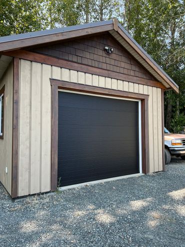 Amarr, Lincoln, Black, Ribbed Door with an Rvalue of 9.05