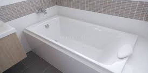 a bathtub refinished by Cory Tatz Bathtubs & Sinks Refinishing
